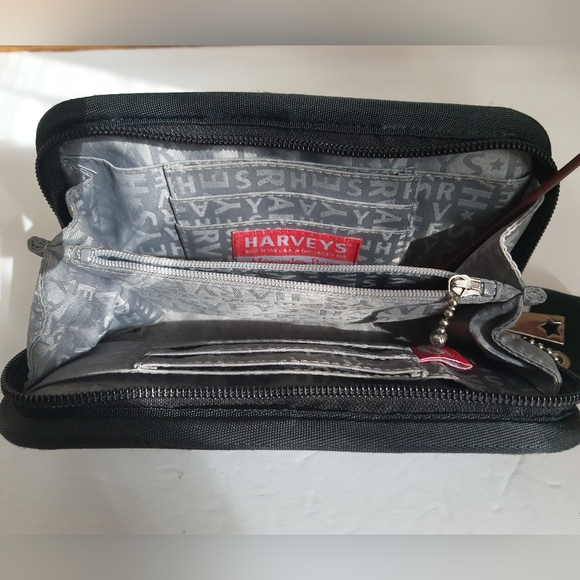 Harveys Seatbelt Large Wallet - Picture 3 of 5